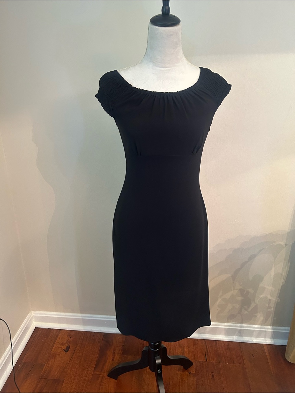 Elie Tahari Black Cap-Sleeve Midi Dress - Size 4 - EUC